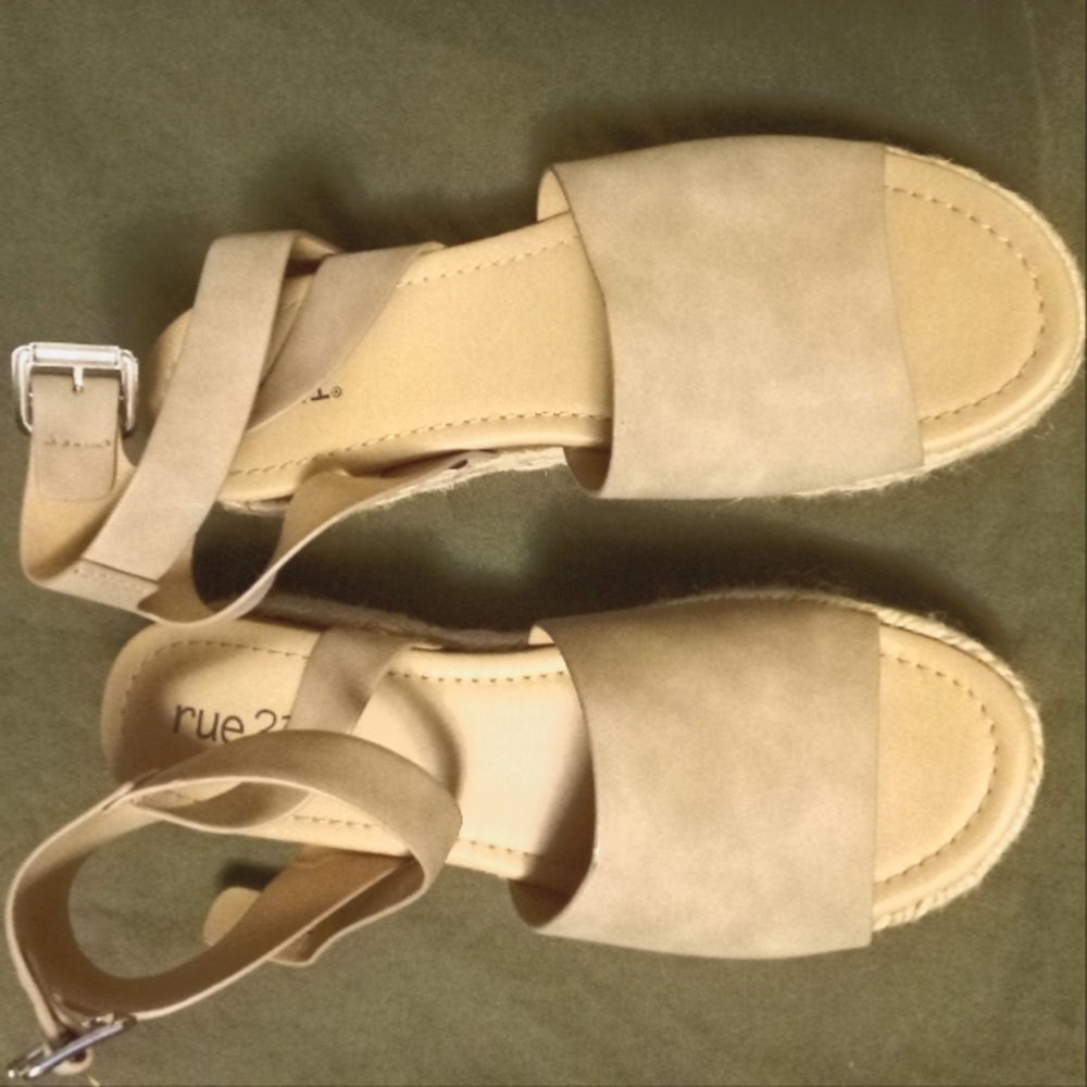 Wedge sandals